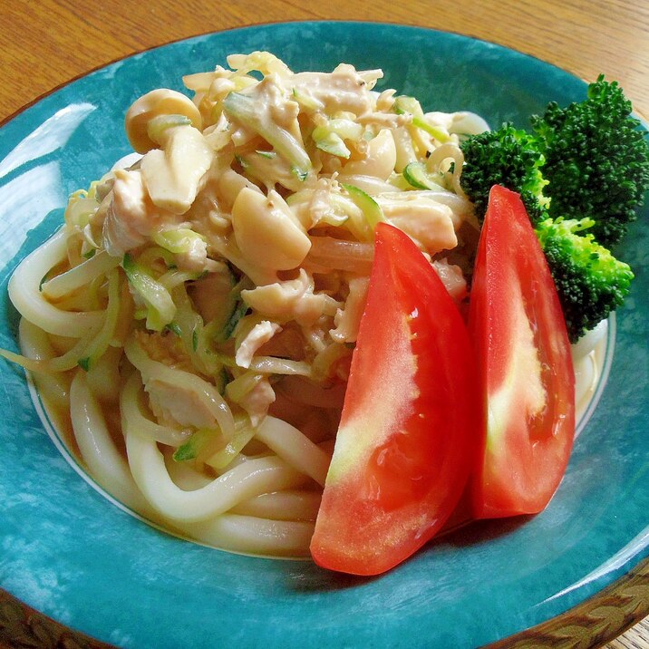 ごまの香る！チキンサラダうどん